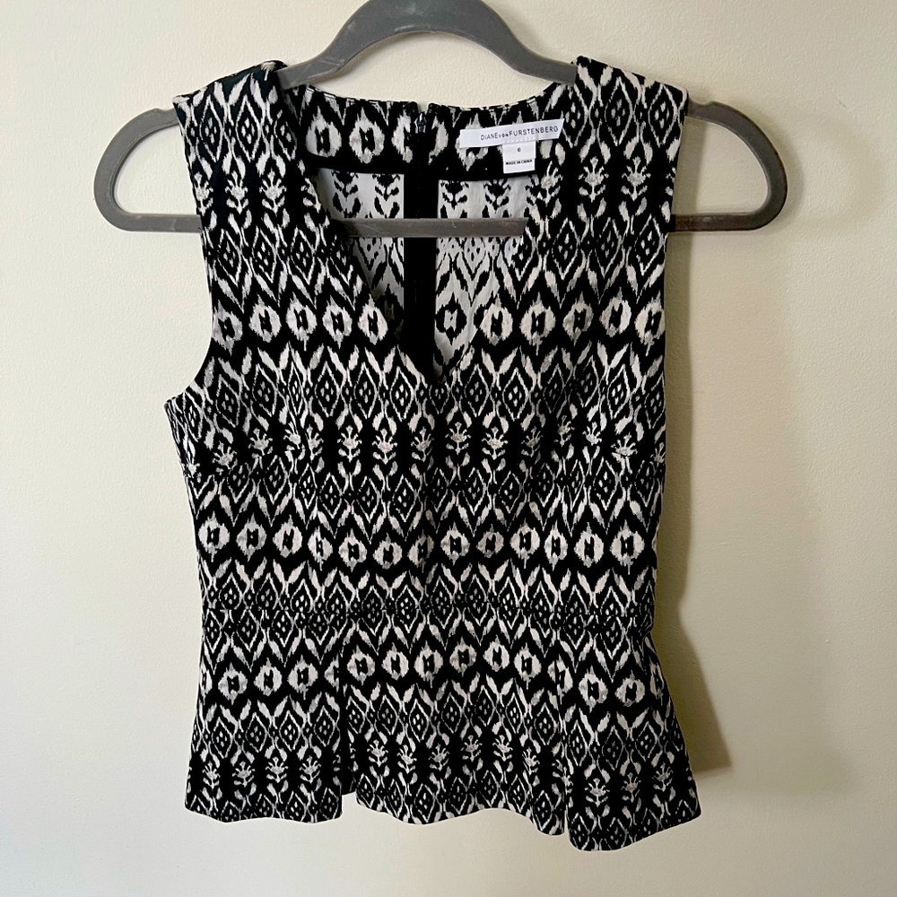 DVF Ailey graphic blouse by Diane von Furstenberg NWOT
